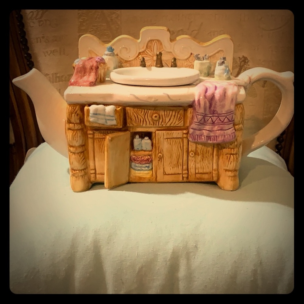 Bathroom Vanity Tea Pot
